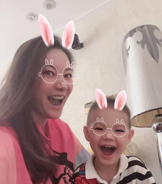 浪子回头|浪子回头!林丹凌晨为谢杏芳下厨,徒手煎鱼,厨房公开又小又旧