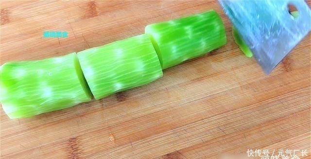 做法|莴笋最简单好吃的做法,不用炒不水煮,清脆又爽口,全家人的最爱