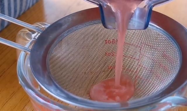  馒头|面粉别蒸馒头了，加2个西红柿，不用蒸不用烙，出锅比吃肉还香！