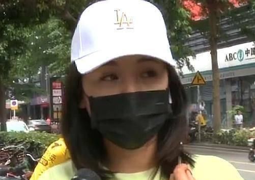 名男子|女子与闺蜜吃饭，莫名被邻桌殴打，怒曝光：扇了耳光，踢了十几脚