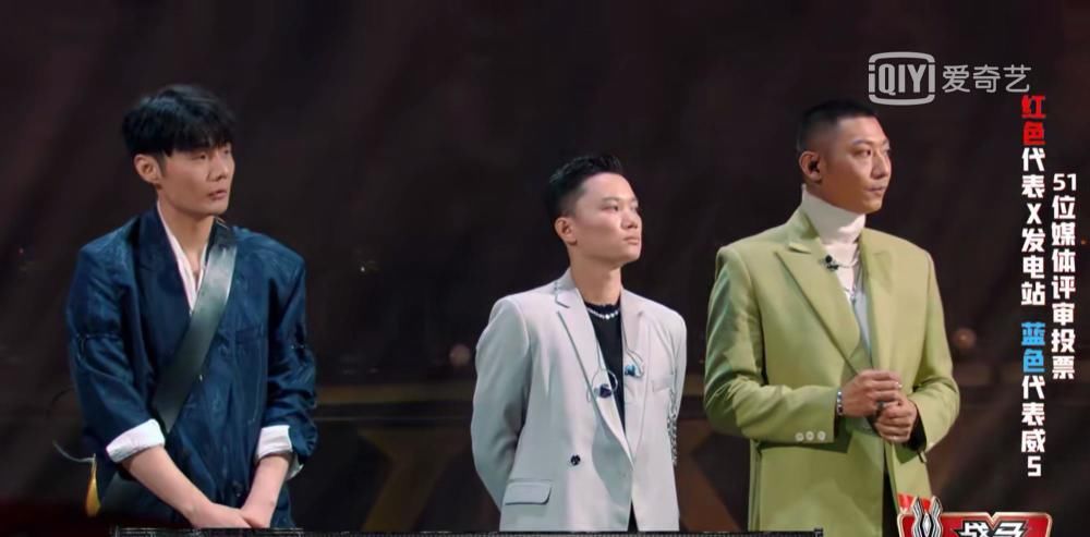  话筒|吴亦凡怒摔话筒罢录，郑均一句话表明立场，成全场最淡定的人！