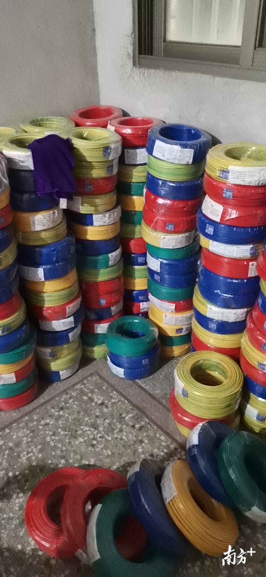 不翼而飞|价值近5万元的电线不翼而飞，竟是“内鬼”所为