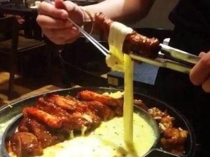 排骨|吃了几十年排骨，这种“拉丝”排骨还是第一次见，咬开后才知玄机