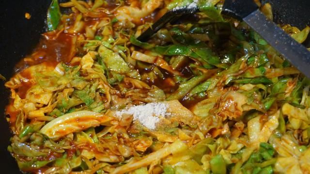 炒面|一家三口的晚餐30元做一桌,营养好做又实惠,夏天没胃口就这样吃