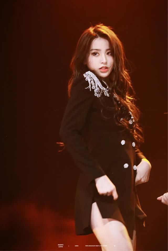  涵同框|青春有你门面金子涵同框不敌吴宣仪，站姐因发图丑被怼关站