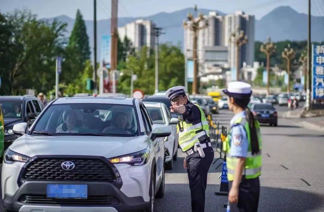 五一假期四川日均投入警力12万人次 接报处理警情20.3万余起