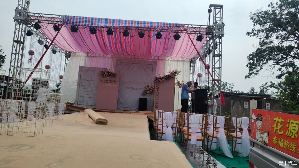 干干净净|老家兄弟结婚，大汉来当录像车！