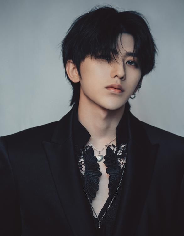 c位|《奔跑吧》录制杀青，其他嘉宾都晒“全家福”，唯独蔡徐坤与众不同