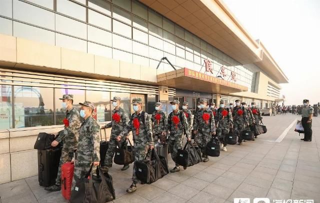  骄傲|一家人的骄傲！日照西站这一幕幕！震撼又泪目......