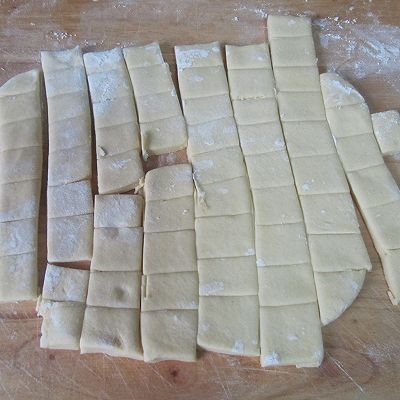 耳朵|香肠抱子甘蓝炒猫耳朵