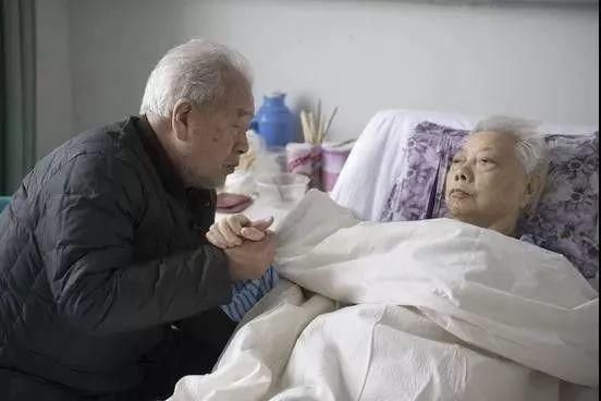 偷拍照|今年七夕，这张偷拍照传疯了，看完泪奔……