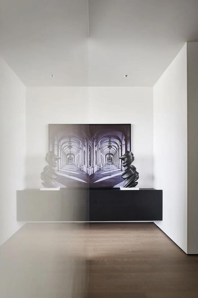  成都|成都 240 m2 极简大平层，兼顾自由与温暖的家