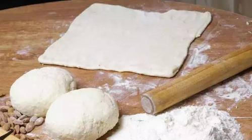  夏天|夏天面粉里容易生虫，磨坊老板教我这样做，面粉放一年都不结块