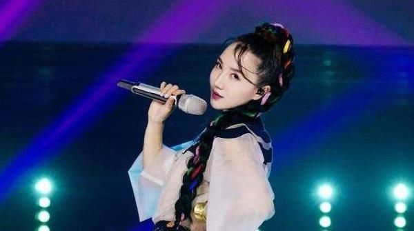  榜首|冲浪榜重启半个月：伊能静持续垫底，万茜进前三，淘汰的孟佳榜首