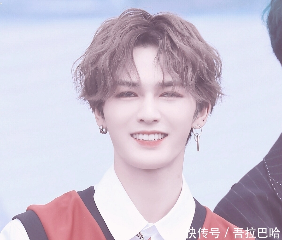 赖冠霖|男爱豆韩团出道,黄明昊朱正廷却落选,归国后他的现状令人唏嘘