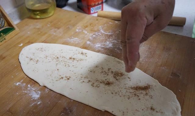 千层饼|香酥千层饼,外边卖7元一斤,教你在家就能做,比买的还香酥可口