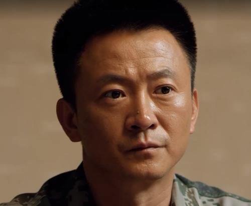  退休|《蓝军出击》大结局：褚战刚再败韩鹏被降衔，王可争卧薪尝胆获胜后退休