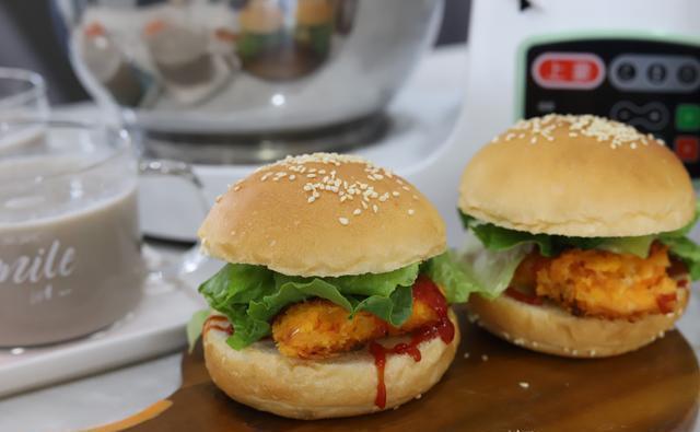 孩子|想吃汉堡不用买,手把手教您自制鳕鱼堡,味道一点也不输汉堡王