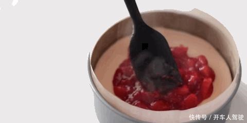 草莓|焙趣私房爆品日销300个的三重草莓芝士蛋糕,这个配方太赞了!