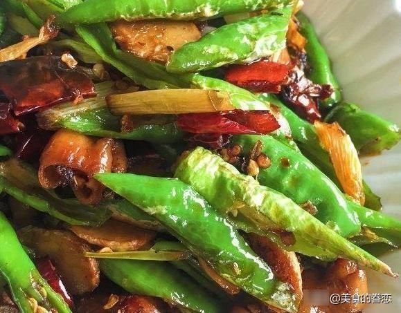  做法|风味咸鸡锅，生爆红鮰，尖椒肥肠，三鲜豆腐的做法