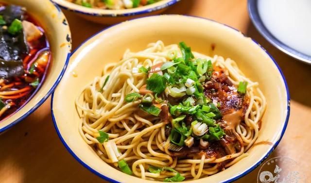 炸酱面|幸福小区里好吃的面馆,不是你想的那一家哦
