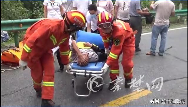  摔伤|老人坠入10米深山沟被困两天：摔伤无法动弹，靠喝雨水维生