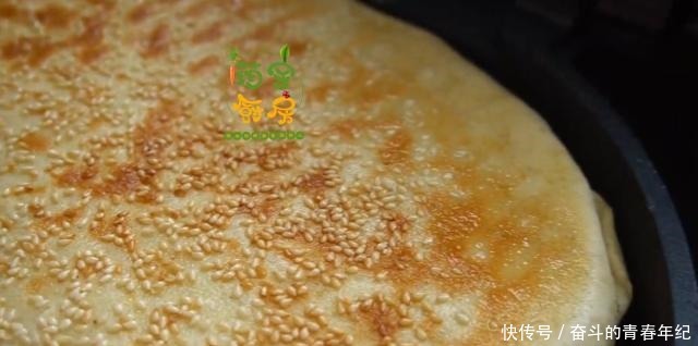 千层饼|千层饼要出新做法，表皮酥香，层层香软，简单一做，超级好吃