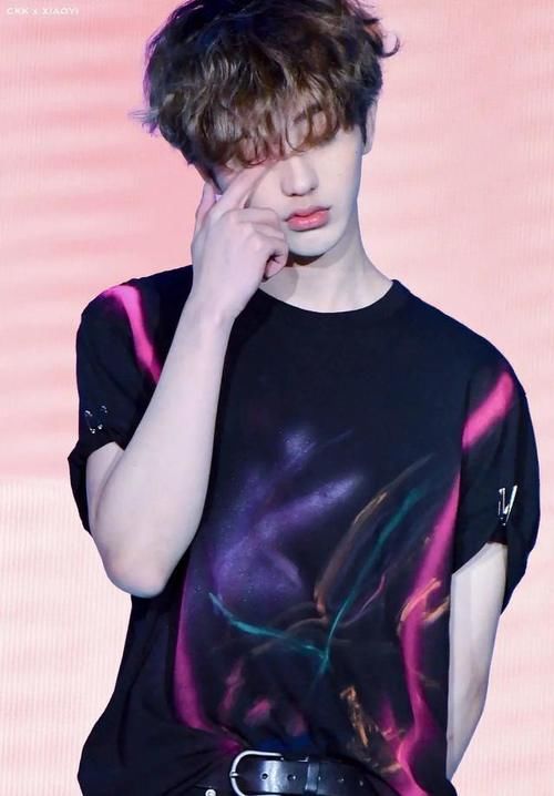  蔡徐坤|热度跌落流量神坛？蔡徐坤因没有经纪团队加持，弊端逐步显现