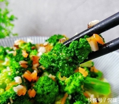 升级|#一道菜表白豆果美食# 水煮西兰花再升级,低脂少油更鲜美