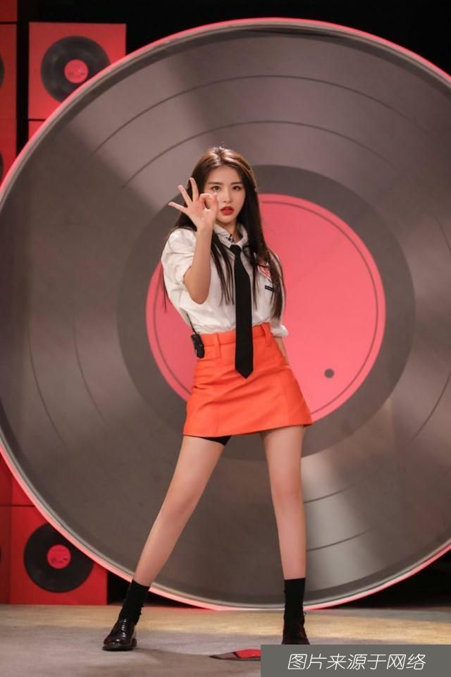  涵够|快本新人选拔，以为金子涵够美了，结果她才是隐藏的颜霸