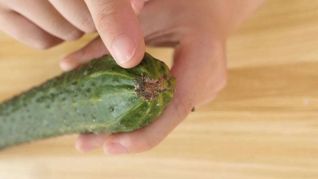  菜农|买黄瓜挑“弯的”还是“直的”，菜农不小心说漏嘴，以后别买错了