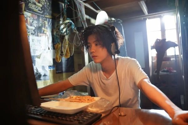 升至|《穿越火线》大结局,全网热度升至第二,鹿晗贡献值全剧第一