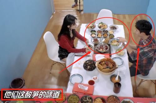  听清|王一博推荐赵丽颖吃螺蛳粉，听清他对螺蛳粉的点评，螺蛳粉忠实粉无疑了