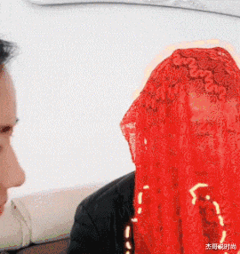 妹子|“妹子,你腰上的纹身真有个性,看得我脸红了”好一个出入平安啊哈哈哈