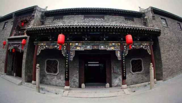 浪漫|妹妹先出嫁，姐姐忌恨找个好人家，等自己出嫁，却憎恨丈夫太浪漫