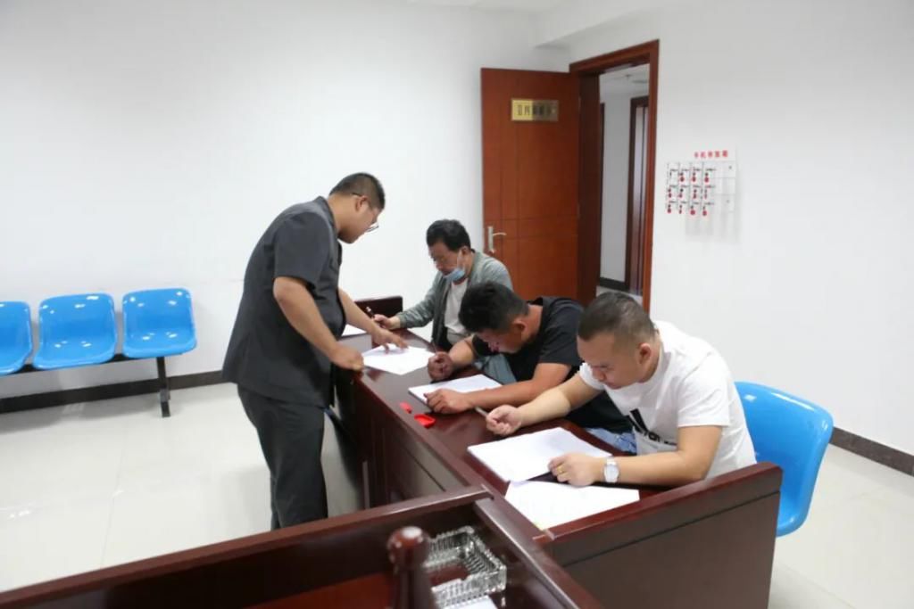  寻衅滋事罪|【阳光?法治】非法拘禁、敲诈勒索！陆维忠等12人涉恶案公开宣判