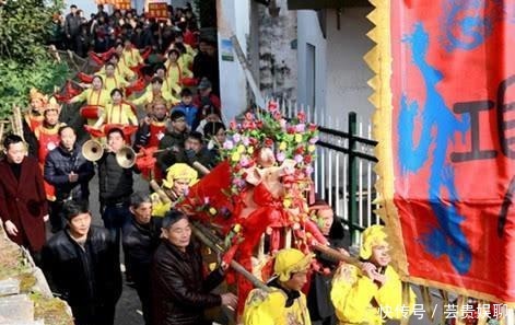 几代人|深山老林中的村庄, 村民不做其他事, 为个太监守护几代人