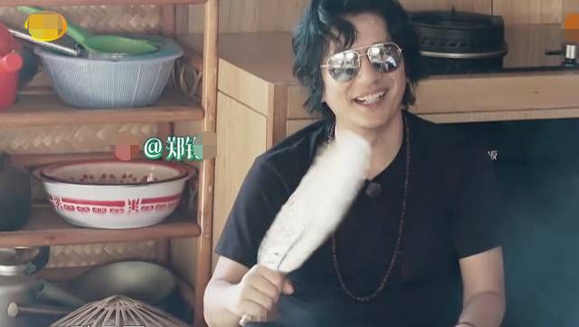  节目中|有一种友谊叫黄磊和郑钧，十几年不联系，靠录综艺互相加微信