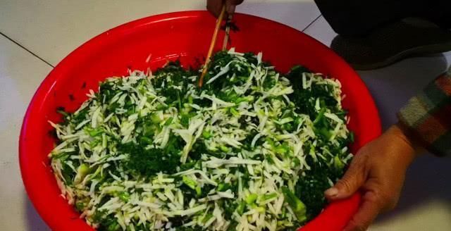 老妈|晒晒我老妈的囤菜,2个月不出门都饿不着,网友:想去你家搬菜