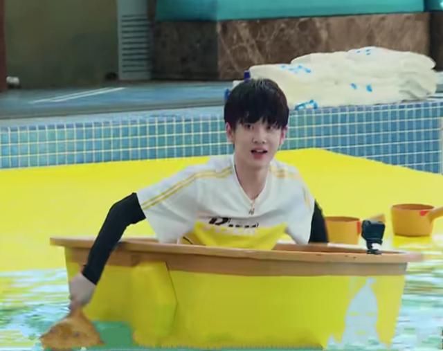  艺人|艺人染艳发不能上节目？周震南在《奔跑吧》的处理方式比较机智