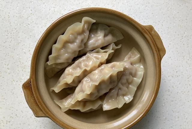 美味|九月女儿就馋这懒人早餐,十分钟就上桌,美味多汁,太香了