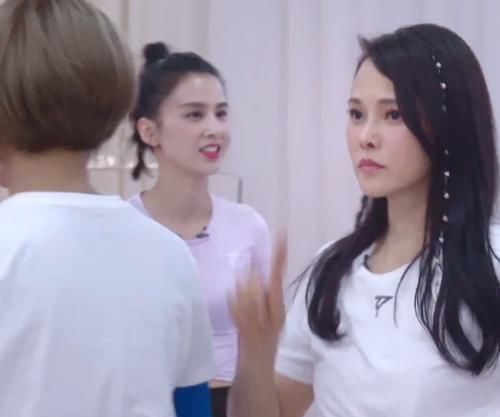 冷脸|《乘风破浪的姐姐》首次集训宁静被关照,伊能静全程冷脸,万茜厉害了