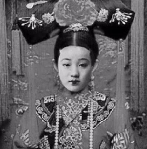 膜拜|大清瑾妃娘娘用楷书记的账单,字体让现代人膜拜,远胜很多书法家