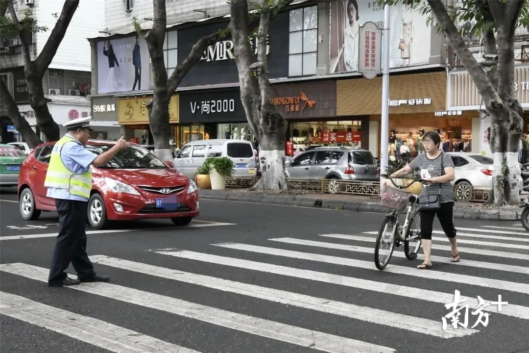 违规行为|@非机动车主，过斑马线不下车推行是违规行为，还有这些处罚！