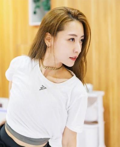  节目组|被封杀还是被淘汰？《浪姐》给白冰全脸打码，惹粉丝怒斥不尊重人