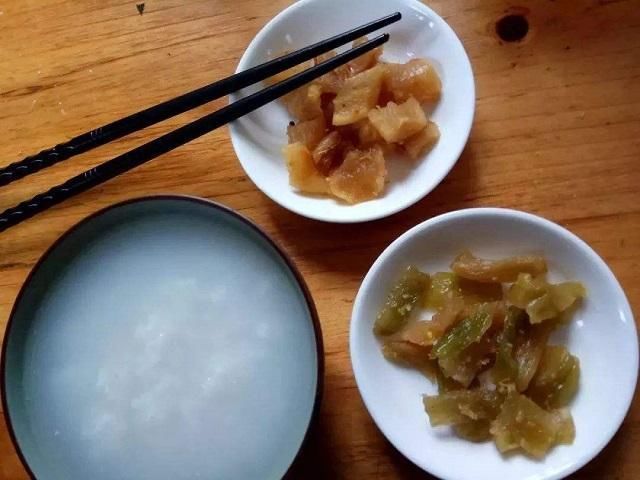 豆浆|别再让孩子吃豆浆配油条了，这些敷衍的早餐，不仅伤胃还影响智力