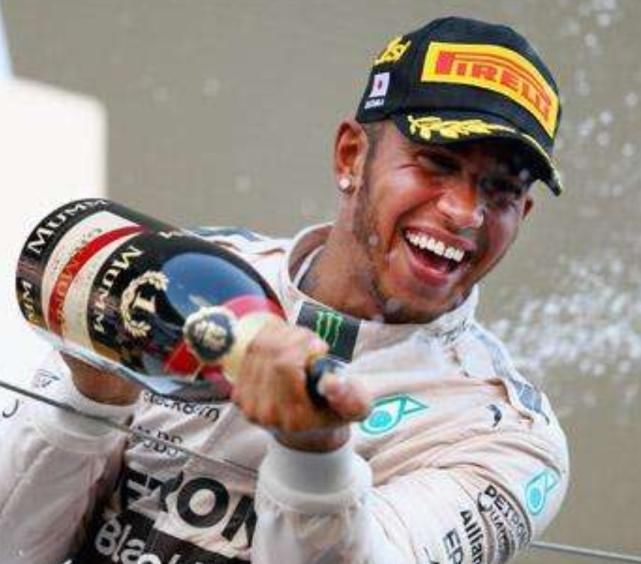  台私人|世界上工资最高的“司机”，靠月薪就能买下法拉利，还有私人飞机