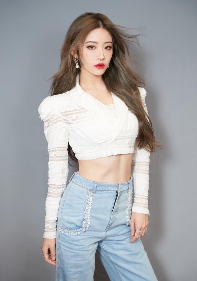  综艺|The9首次合体，参加综艺《非日常派对》，发布会上白蓝穿搭超清爽