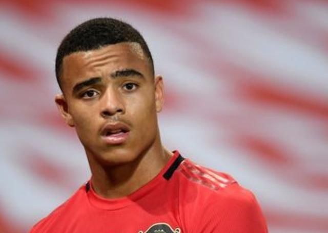  伍德|内维尔：即使曼联之后买了右边锋，格林伍德也可改踢中锋