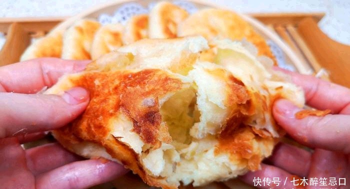  搅拌|宅家大半月，全家都馋这道面食，三天两头喊我做，一袋面粉见底了